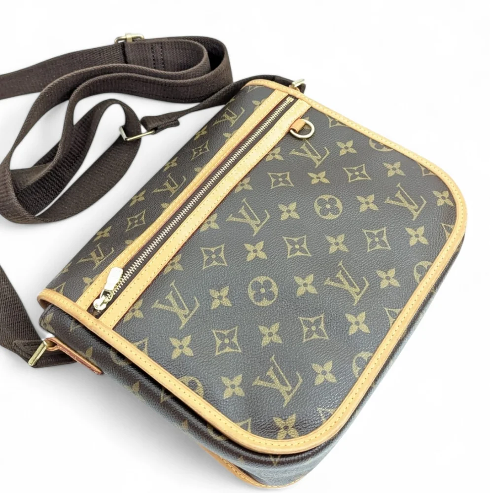 ✨️Authentic Louis Vuitton Bosphore PM monogram Crossbody Bag - Picture 7 of 14